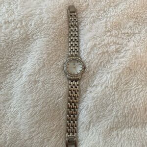 JS Quartz watch is functional and works well